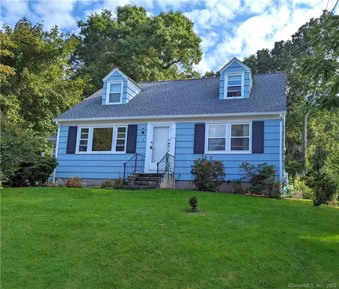 11 Lexington Ave, Norwich, CT 06360