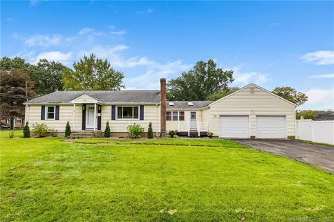 274 Lloyd St, Newington, CT 06111