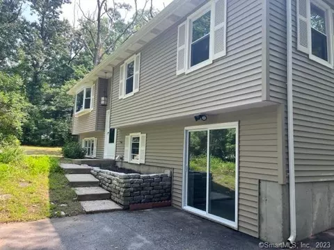17 Waterman St, Killingly, CT 06239