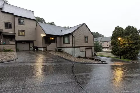 196 New Haven Ave #426, Derby, CT 06418