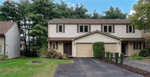 38 Apple Hl #38, Newington, CT 06111