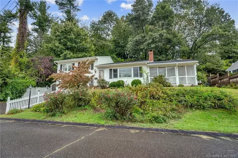 22 Tarrywile Lake Rd, Danbury, CT 06810