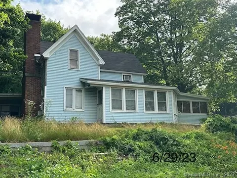 4 Rockwell Rd, Danbury, CT 06811