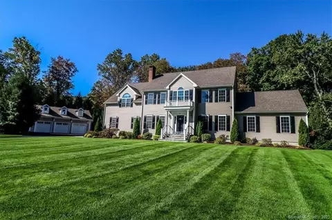 275 Briar Brae Rd, Stamford, CT 06903