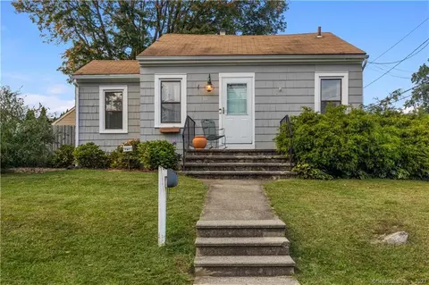 10 Mercer St, Stratford, CT 06614