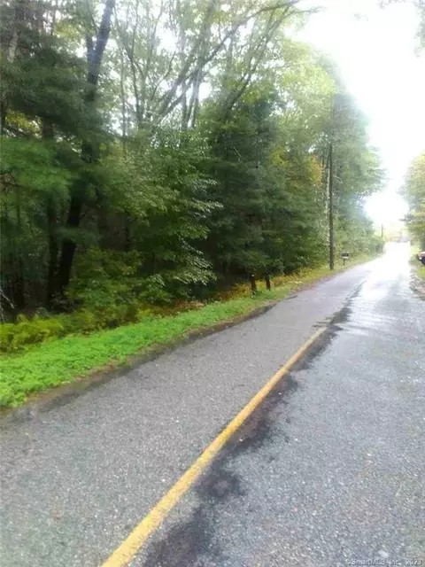 000 Stillman Rd, North Stonington, CT 06359