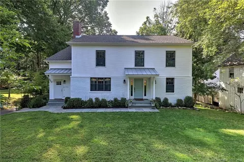 271 Barlow Rd, Fairfield, CT 06824
