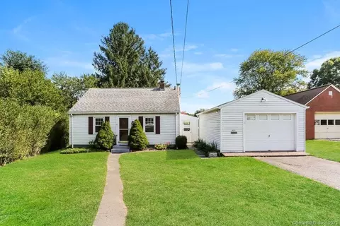 324 Farm Hill Rd, Middletown, CT 06457