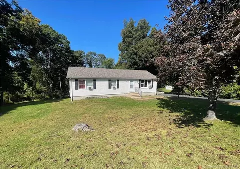 72 Charlotte Dr, Plainfield, CT 06374