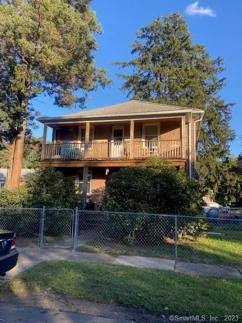 8 Horace St, Bridgeport, CT 06610