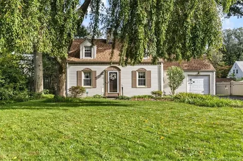116 Millbrook Rd, North Haven, CT 06473