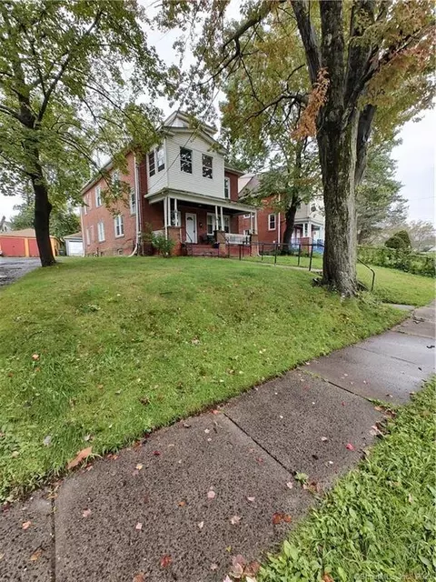 84 Westbourne Pkwy, Hartford, CT 06112