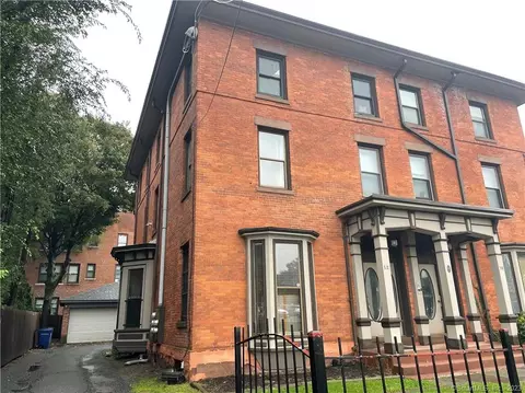 12 Atwood St #B, Hartford, CT 06105