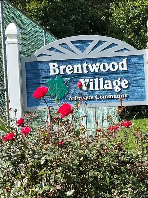 34 Brentwood Dr #34, Wallingford, CT 06492