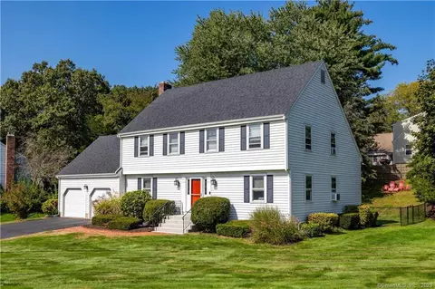 10 Belle Woods Dr, Glastonbury, CT 06033