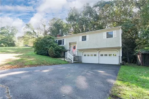 4 Linda Ln, Bethel, CT 06801