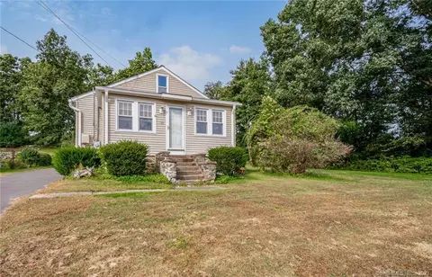 59 Mount Pleasant St, Bristol, CT 06010