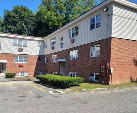 106 Belair Dr #106, New Milford, CT 06776