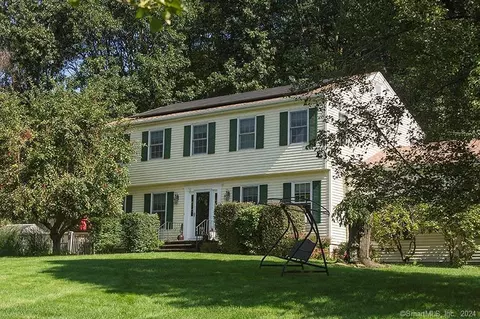 23 Maplewood Dr, New Milford, CT 06776