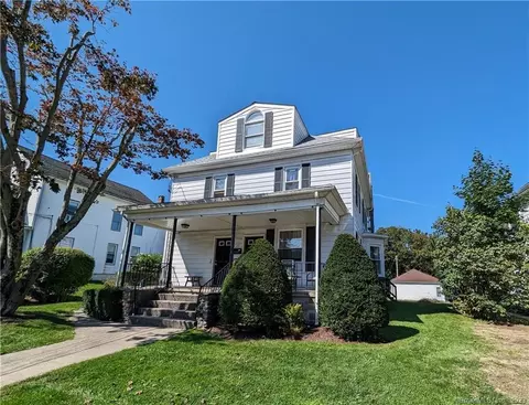 27 Hoyt St, Danbury, CT 06810