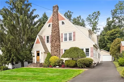 114 Ridgewood Ave, North Haven, CT 06473