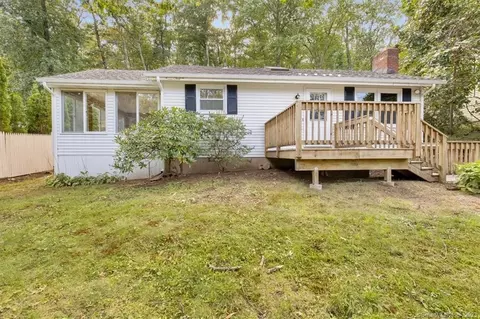 31 Lakewood Rd, East Hampton, CT 06424