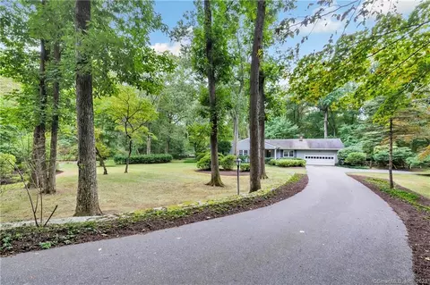 11 Highwood Ln, Wilton, CT 06897