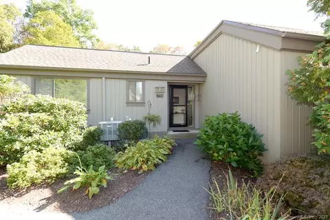 470 Heritage Vlg #B, Southbury, CT 06488