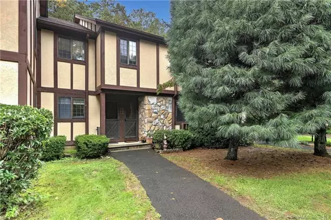 403 Swanson Cres #403, Milford, CT 06461
