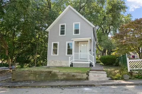 118 Mount Pleasant St, Norwich, CT 06360