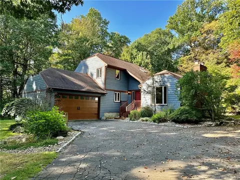 174 Gaylord Mountain Rd, Hamden, CT 06518