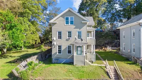 121 Maple St, Meriden, CT 06451