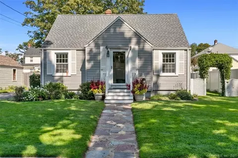 23 Rowe St, East Haven, CT 06512