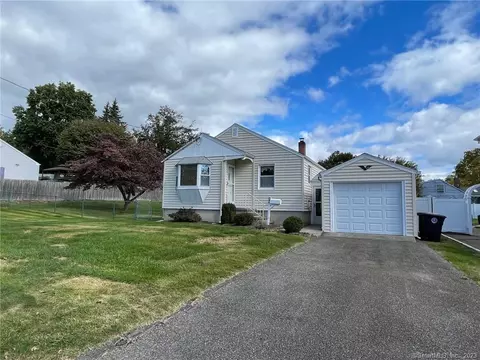 30 Opal St, Milford, CT 06461