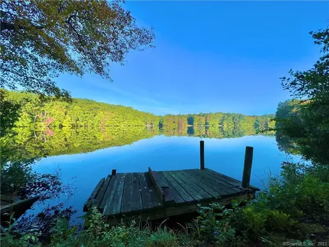 37 Sheldon Cir, Griswold, CT 06351