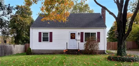 57 Englewood Dr, Manchester, CT 06042