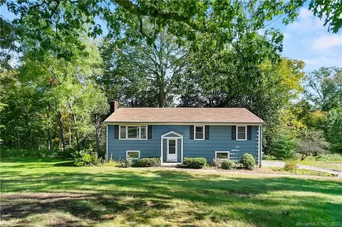 37 Longmeadow Rd, Shelton, CT 06484