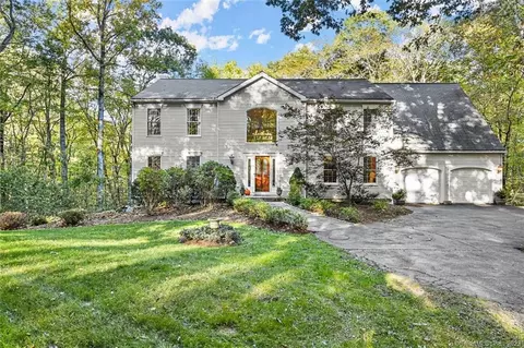 55 Treadwell Ln, Weston, CT 06883