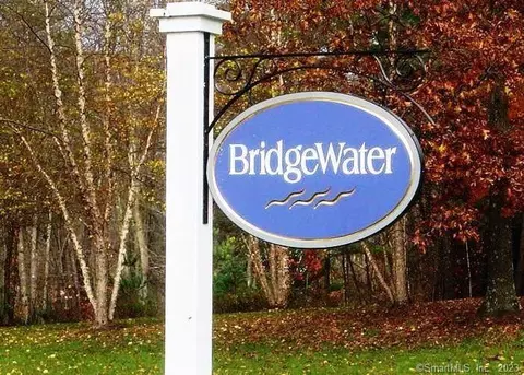 19 Saddle Ridge Dr, Avon, CT 06001