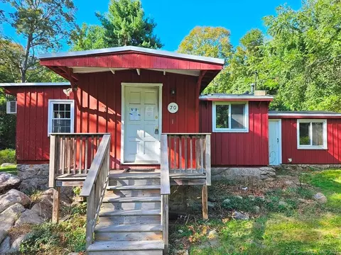70 Maple Rd, Portland, CT 06480