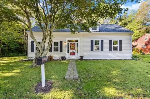 18 Gilman Rd, Bozrah, CT 06334