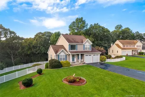 42 Juniper Dr, Milford, CT 06461