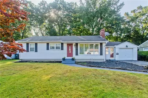73 Bremen St, Springfield, MA 01108