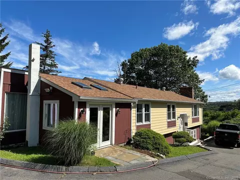 1074 Hamilton Ave, Waterbury, CT 06706