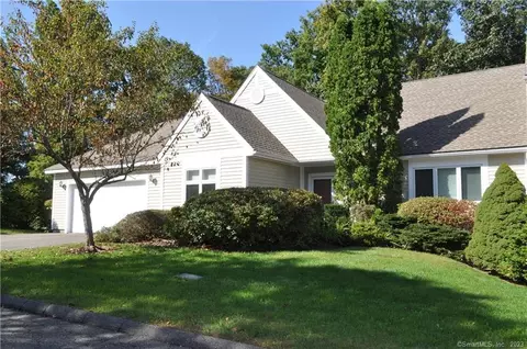 10 Madison Ln #10, Avon, CT 06001