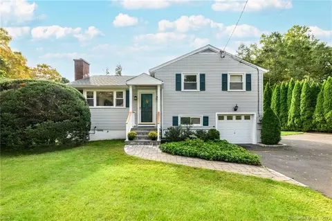 208 Bouton St W, Stamford, CT 06907