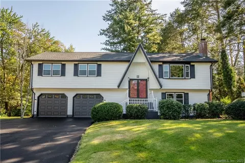 11 Portage Rd, West Hartford, CT 06117