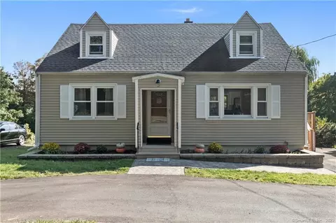 19 Sunnyside Ave, Hamden, CT 06518
