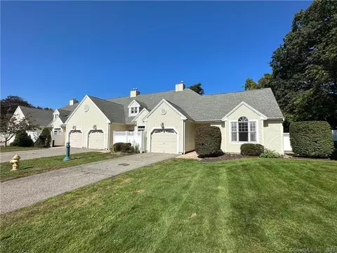 18 Southwick Ct N #18, Milford, CT 06461