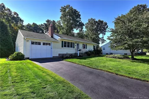 28 Pauline St, Milford, CT 06460